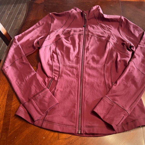 Lululemon Maroon Jacket and Light Purple T-shirt Sz 12 - Picture 6 of 9